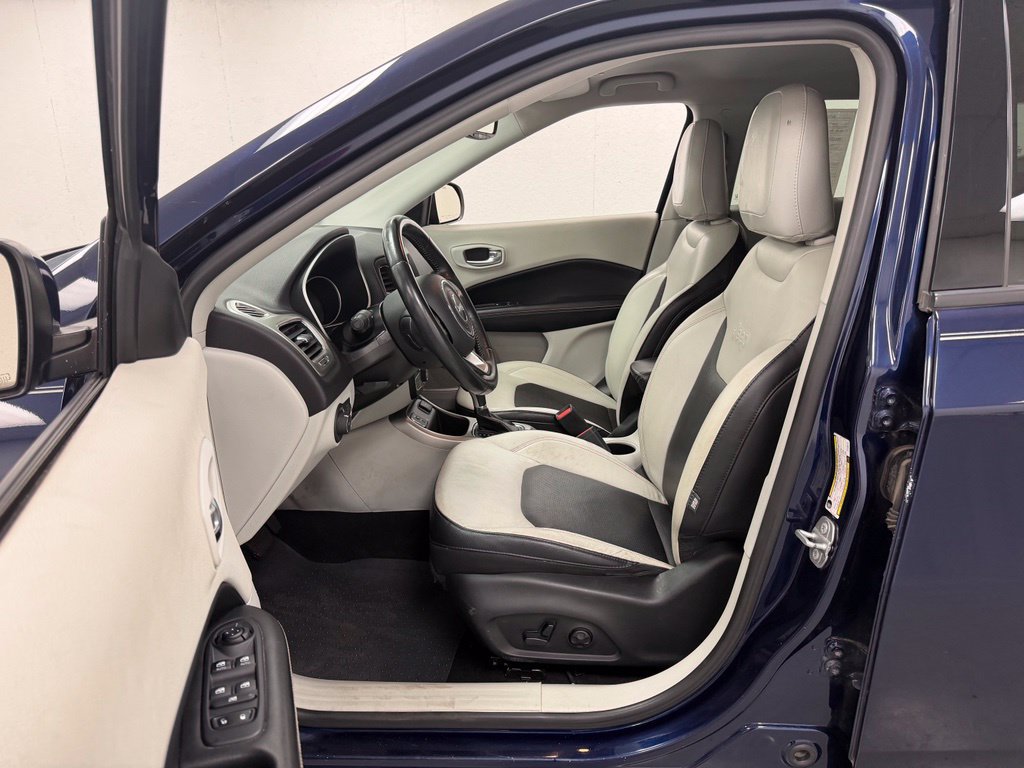 Used 2018 Jeep Compass Latitude w/ Popular Equipment Group FWD image 18