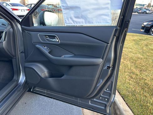 New 2026 Nissan Rogue Platinum image 12