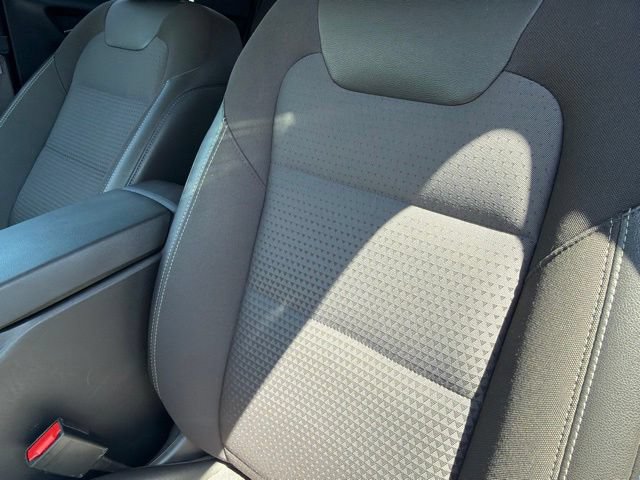 Used 2025 Chevrolet Trax LT FWD image 25