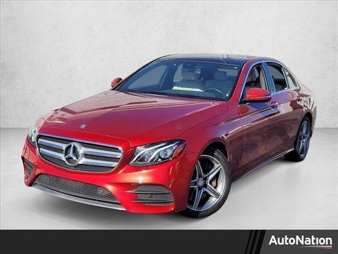 Used 2017 Mercedes-Benz E 300 4MATIC image 1