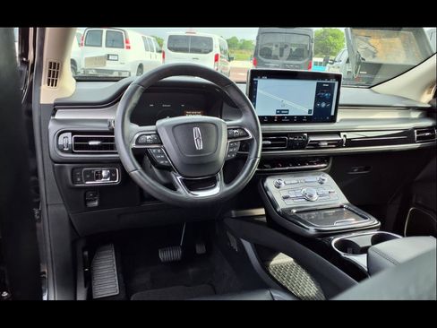 Used 2022 Lincoln Nautilus AWD w/ Premium Package image 36