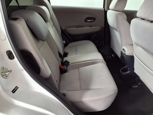 Used 2018 Honda HR-V LX image 11