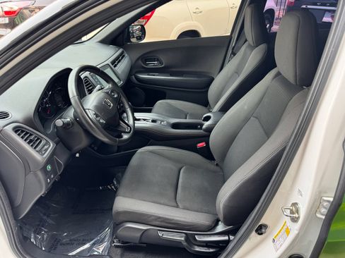 Used 2019 Honda HR-V Sport image 9