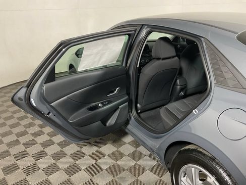 New 2026 Hyundai Elantra SE FWD image 30