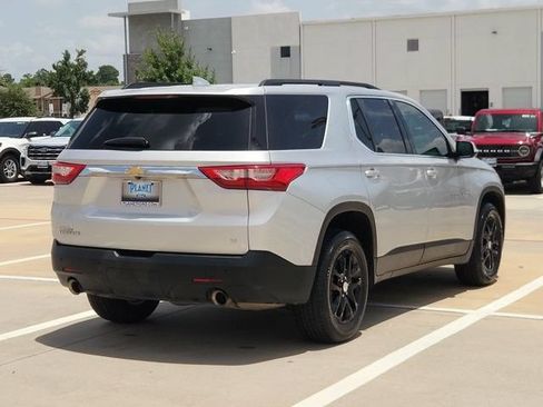 Used 2020 Chevrolet Traverse LT FWD image 5