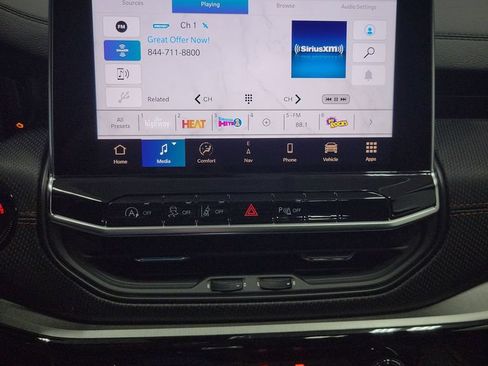 New 2026 Jeep Compass Trailhawk w/ Sun, Sound & Navigation Group AWD/4WD image 16