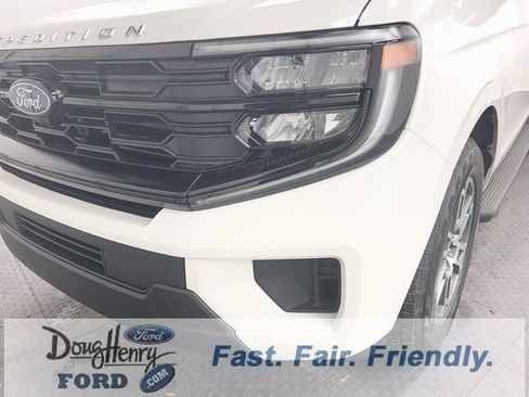 New 2026 Ford Expedition Active image 10