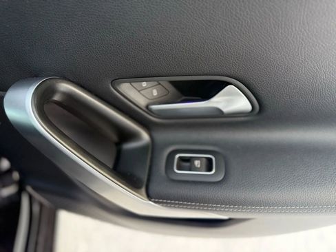 Used 2021 Mercedes-Benz CLA 250 4MATIC image 19