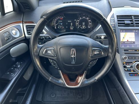 Used 2020 Lincoln MKZ Reserve w/ Luxury Package FWD image 27