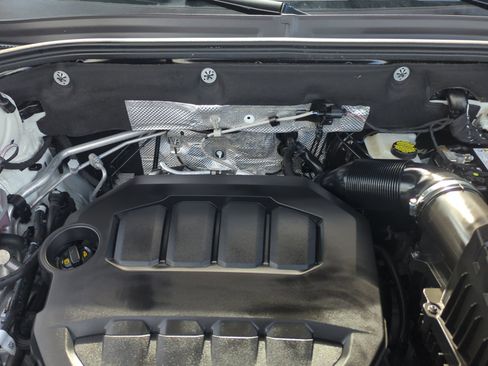 Certified 2025 Volkswagen Atlas SE image 22