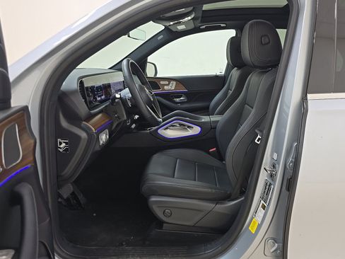 Used 2025 Mercedes-Benz GLE 450 4MATIC w/ Winter Package image 7