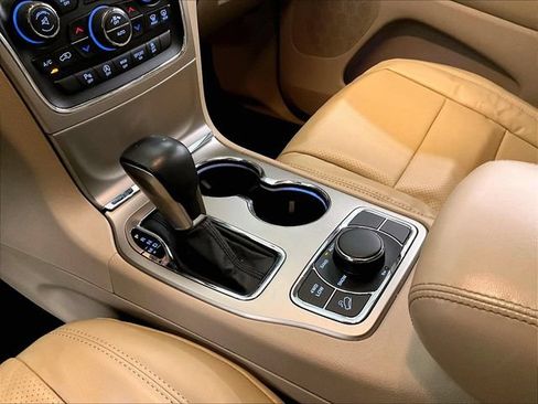 Used 2017 Jeep Grand Cherokee Limited w/ Luxury Group II AWD/4WD image 17
