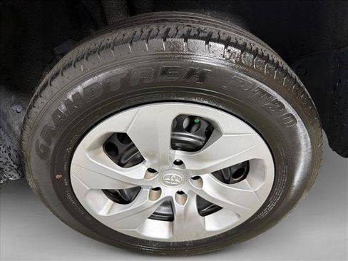 Used 2024 Toyota RAV4 LE FWD image 19