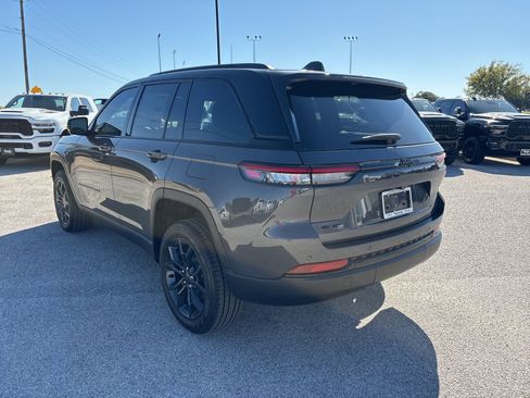 New 2025 Jeep Grand Cherokee Limited w/ Trailer Tow Package image 3