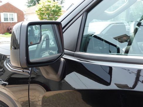 Used 2023 GMC Sierra 1500 Elevation image 13