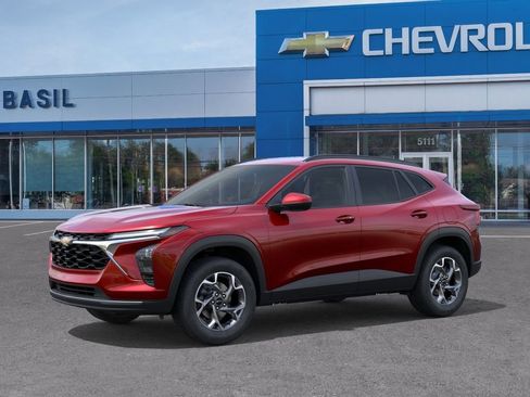 New 2026 Chevrolet Trax LT w/ LT Convenience Package FWD image 2