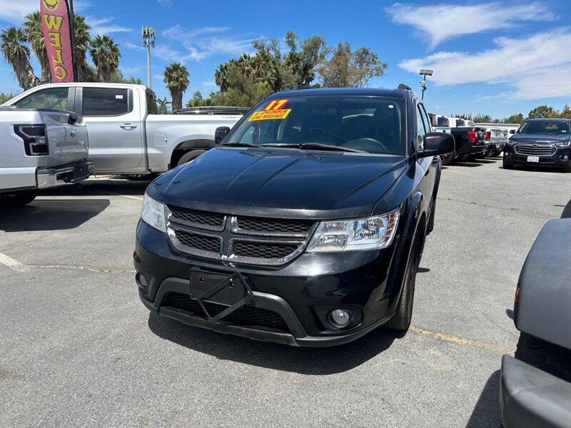 Used 2017 Dodge Journey SXT w/ Comfort/Convenience Group FWD image 29