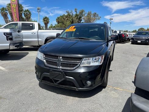 Used 2017 Dodge Journey SXT w/ Comfort/Convenience Group FWD image 29