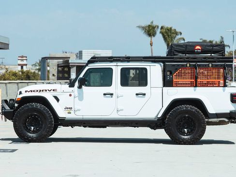 Used 2023 Jeep Gladiator Mojave w/ Cold Weather Group AWD/4WD image 2
