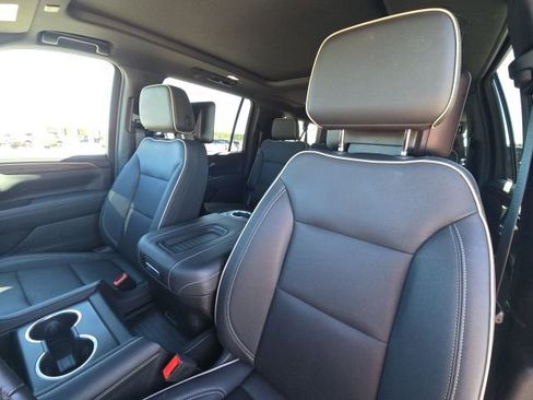 Used 2023 Chevrolet Suburban Premier w/ Advanced Technology Package image 24