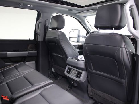 New 2026 Ford F250 Lariat w/ Black Appearance Package image 33