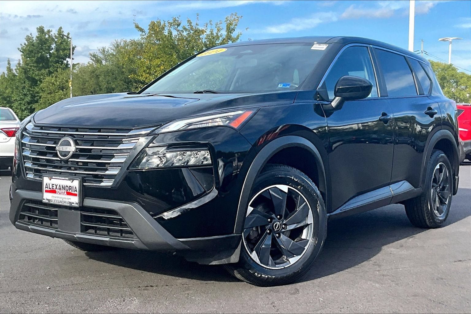 Used 2024 Nissan Rogue SV AWD/4WD image 1