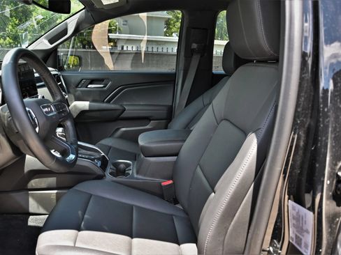 Used 2024 GMC Canyon Elevation w/ Elevation Premium Package RWD image 12
