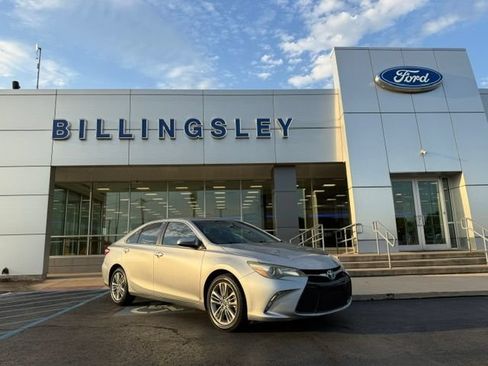 Used 2016 Toyota Camry SE FWD image 1