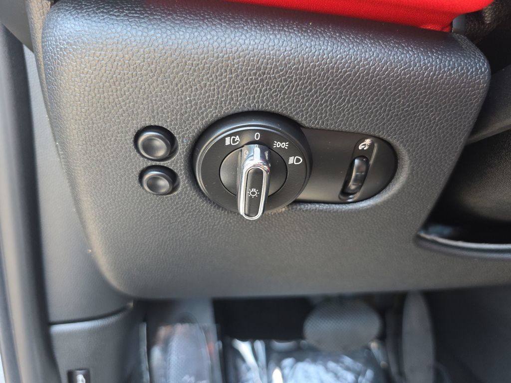 Used 2018 MINI Cooper Convertible FWD image 18