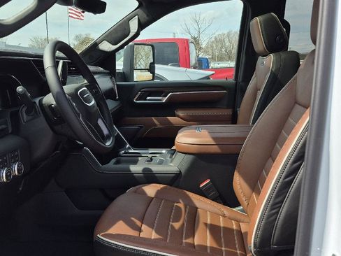Used 2026 GMC Sierra 3500 Denali Ultimate image 6
