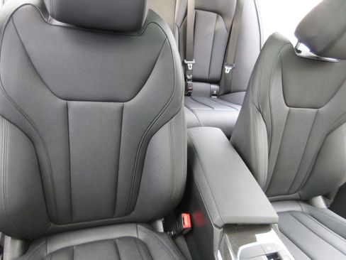 Used 2021 BMW 330i Sedan w/ Premium Package image 28