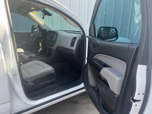 Used 2022 Chevrolet Colorado W/T w/ WT Convenience Package AWD/4WD image 15
