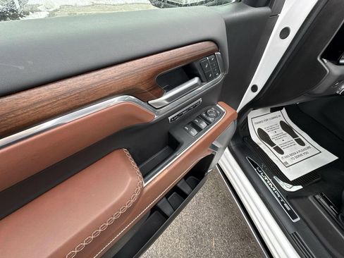 Certified 2025 GMC Sierra 1500 Denali Ultimate image 24