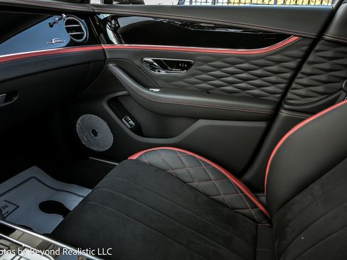 Used 2024 Bentley Flying Spur W12 image 48