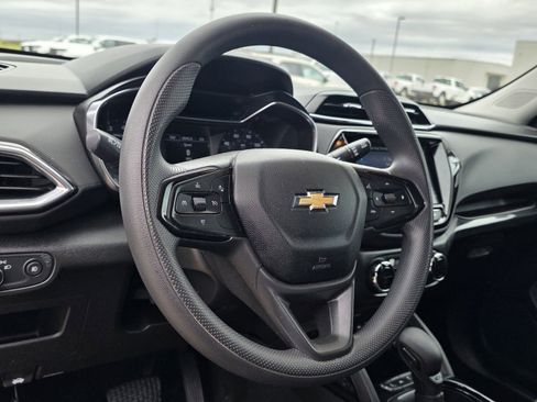 Used 2021 Chevrolet TrailBlazer LT w/ Convenience Package FWD image 10