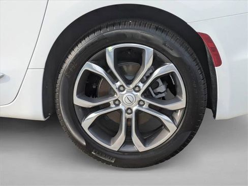 New 2026 Chrysler Pacifica Pinnacle image 10