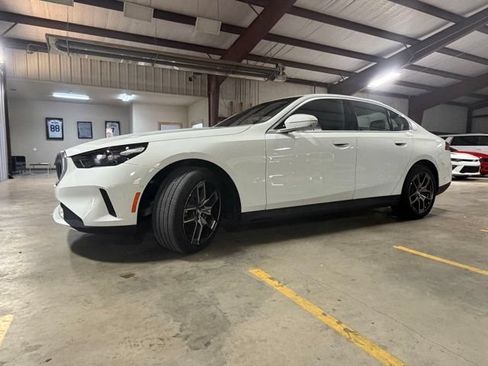Used 2026 BMW 530i xDrive AWD/4WD image 4