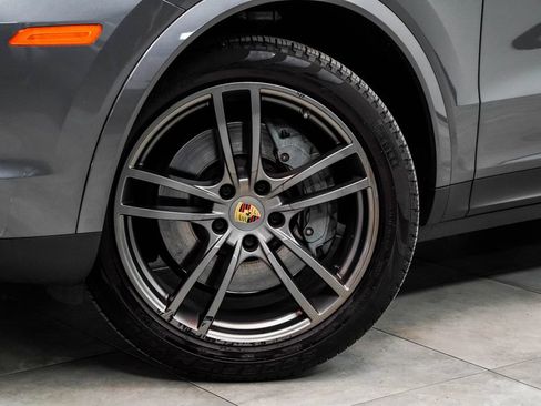 Used 2021 Porsche Cayenne S AWD/4WD image 3