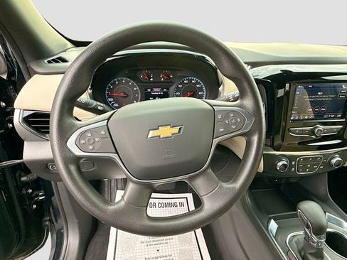 Used 2023 Chevrolet Traverse LS image 13