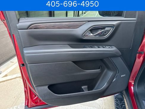 Used 2023 Chevrolet Suburban Z71 w/ Off-Road Capability Package AWD/4WD image 11