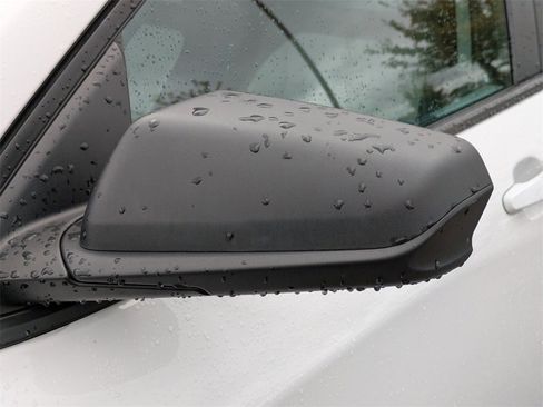 Used 2023 Chevrolet Equinox LS w/ LS Convenience Package image 12