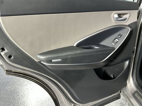 Used 2017 Hyundai Santa Fe Sport FWD image 30