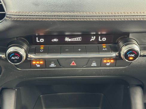 Used 2022 MAZDA MAZDA3 s image 27