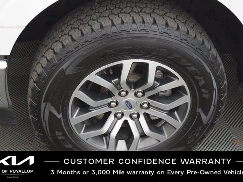 Used 2021 Ford F150 Lariat w/ Trailer Tow Package image 21