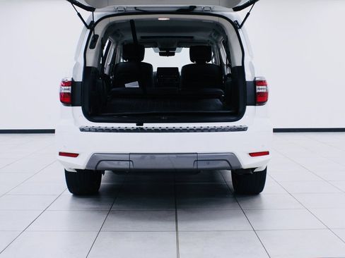 Used 2021 Nissan Armada Platinum image 14