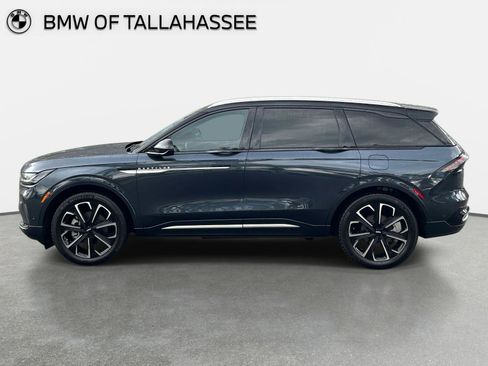 Used 2024 Lincoln Nautilus Reserve w/ Equipment Group 202A image 9