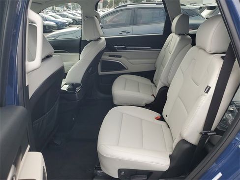 New 2025 Kia Telluride S image 16