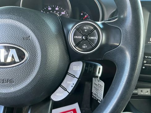 Used 2019 Kia Soul + image 24