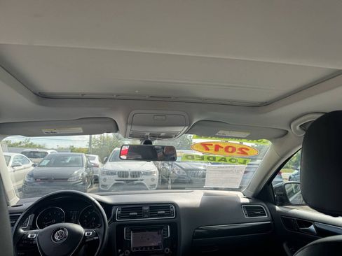 Used 2017 Volkswagen Jetta SEL FWD image 31