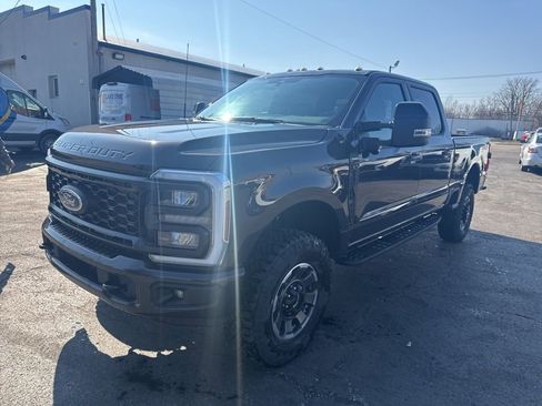 Certified 2024 Ford F250 Lariat w/ Tremor Off-Road Package image 14